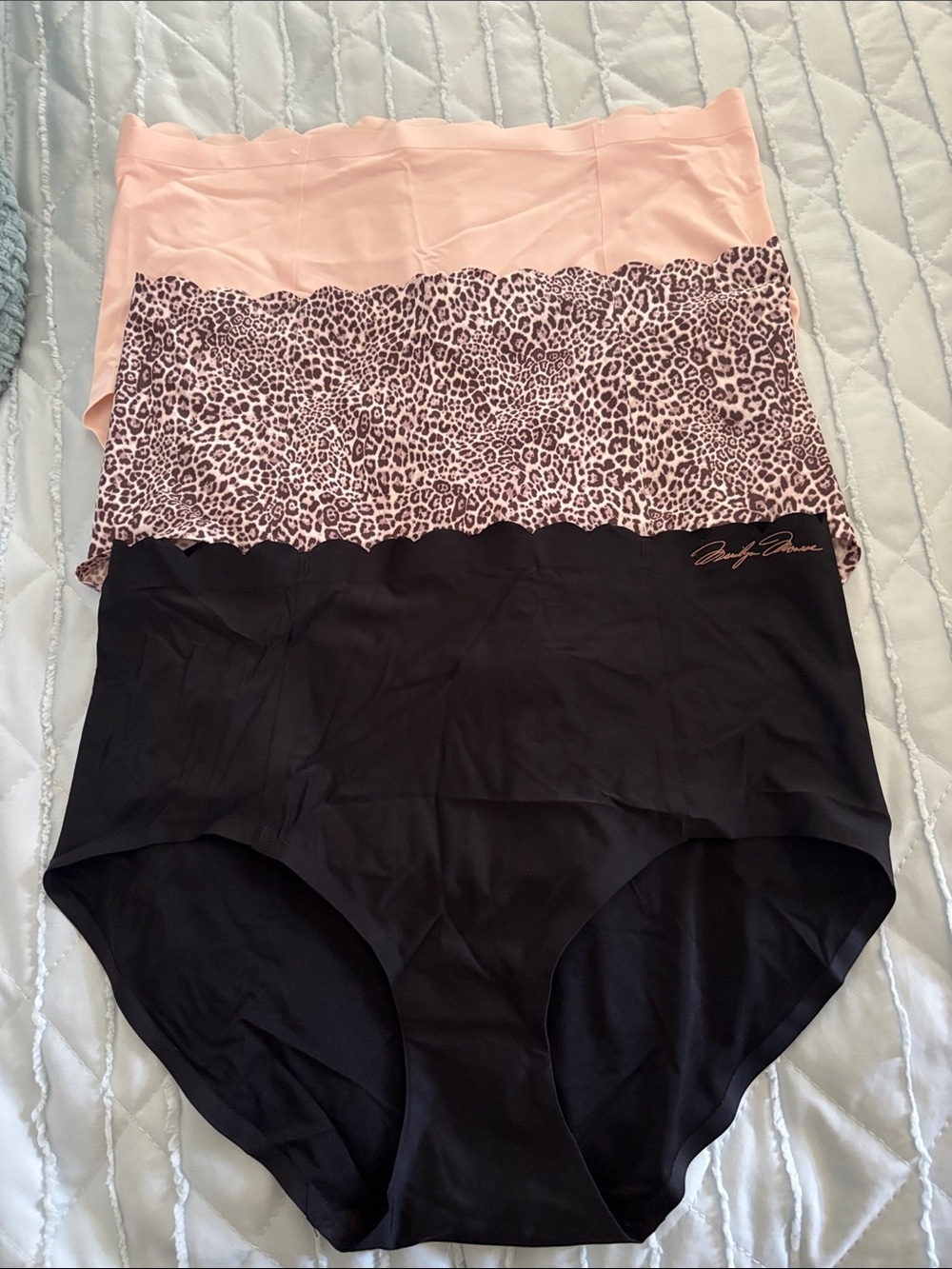 Marilyn Monroe High-Waist Panties - Black & Pink Leopard